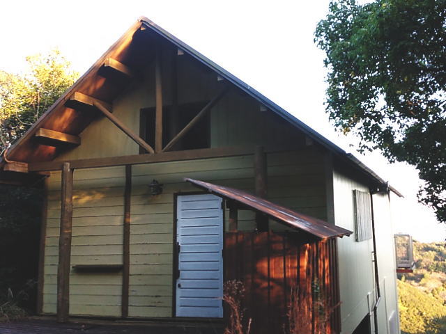 家の横からも白浜方面の海が見えます。