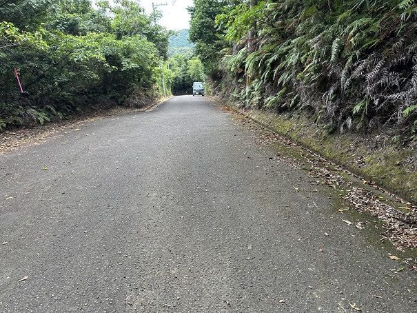 前面道路は５ｍ幅の公道です。