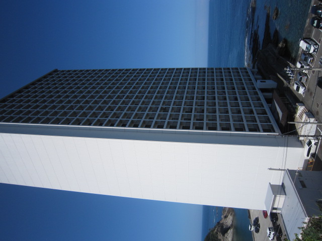 マンション全景。