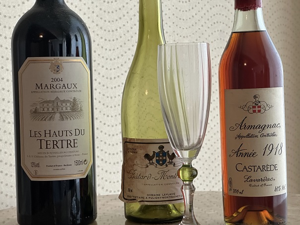 超高級な洋酒も無造作に置いてました。