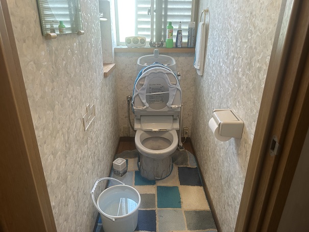 トイレは１階も２階も付いてます。