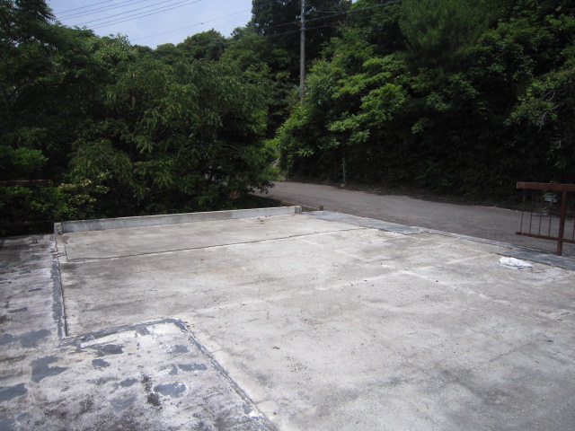 ステージのコンクリートも此の儘利用できそうです。