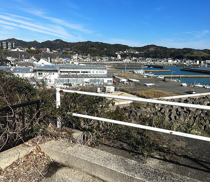 転落防止柵も設置されています。