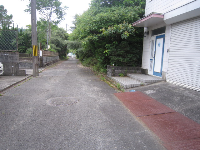 ６ｍ幅の直線道路です。